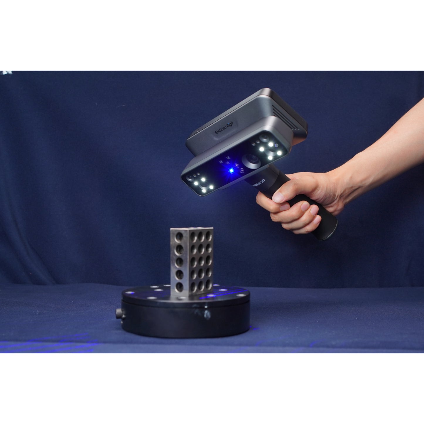 EinScan Rigil Tri-Mode Blue Laser-Infrared 3D Scanner BD.202506.007