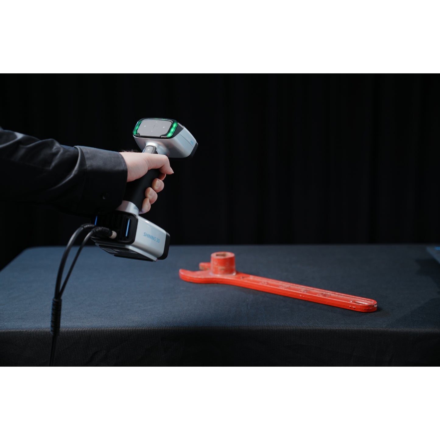 EinScan HX2 Hybrid Blue Laser-LED Handheld 3D Scanner C9199
