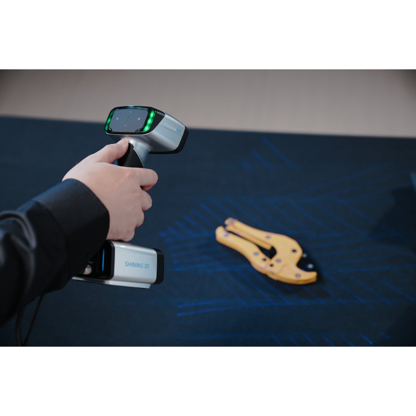 EinScan HX2 Hybrid Blue Laser-LED Handheld 3D Scanner C9199