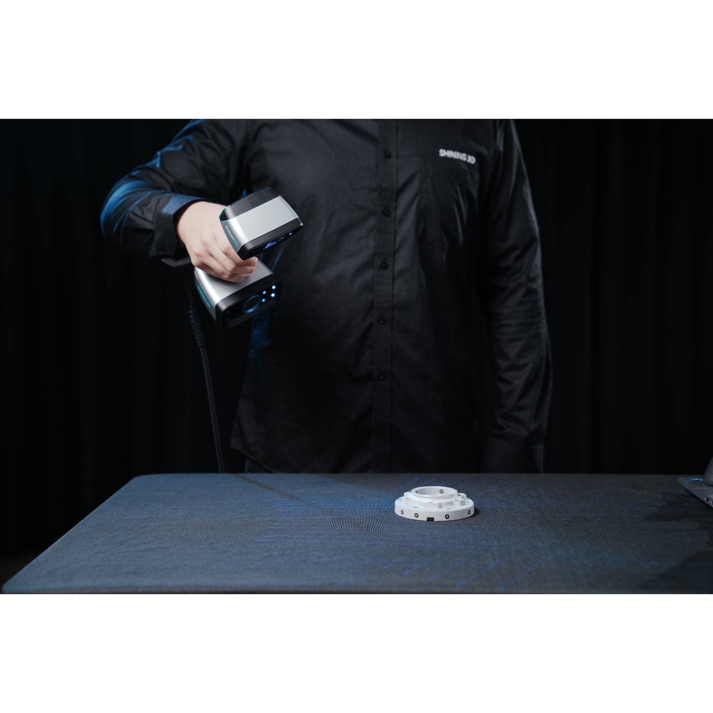 EinScan HX2 Hybrid Blue Laser-LED Handheld 3D Scanner C9199