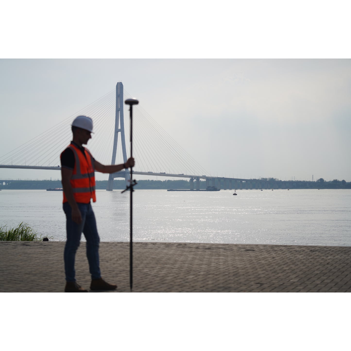 FJD V1t GNSS Rover with E200 Controller- Compact RTK Survey System